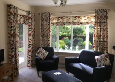 Eyelet curtains and roman blinds installed in Dubai 1024x768 1